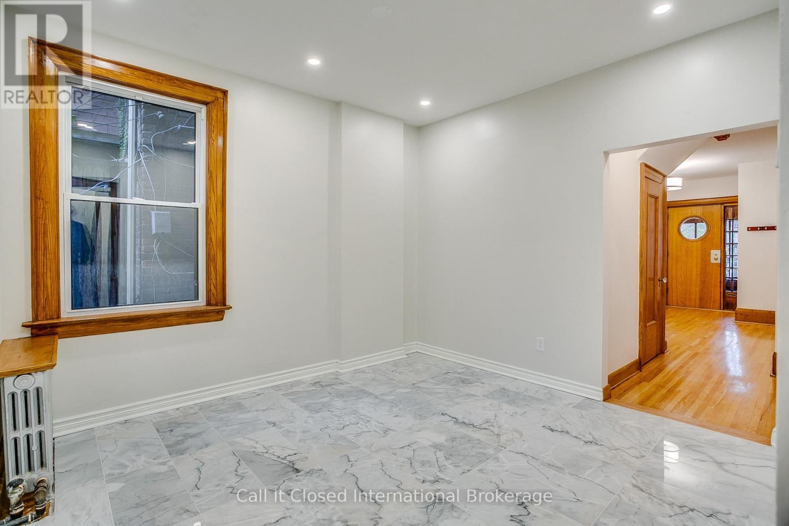 380 SPADINA ROAD Image 15