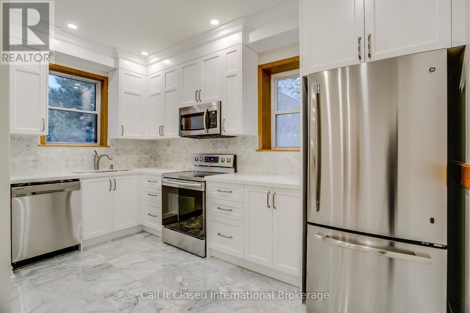 380 SPADINA ROAD Image 16