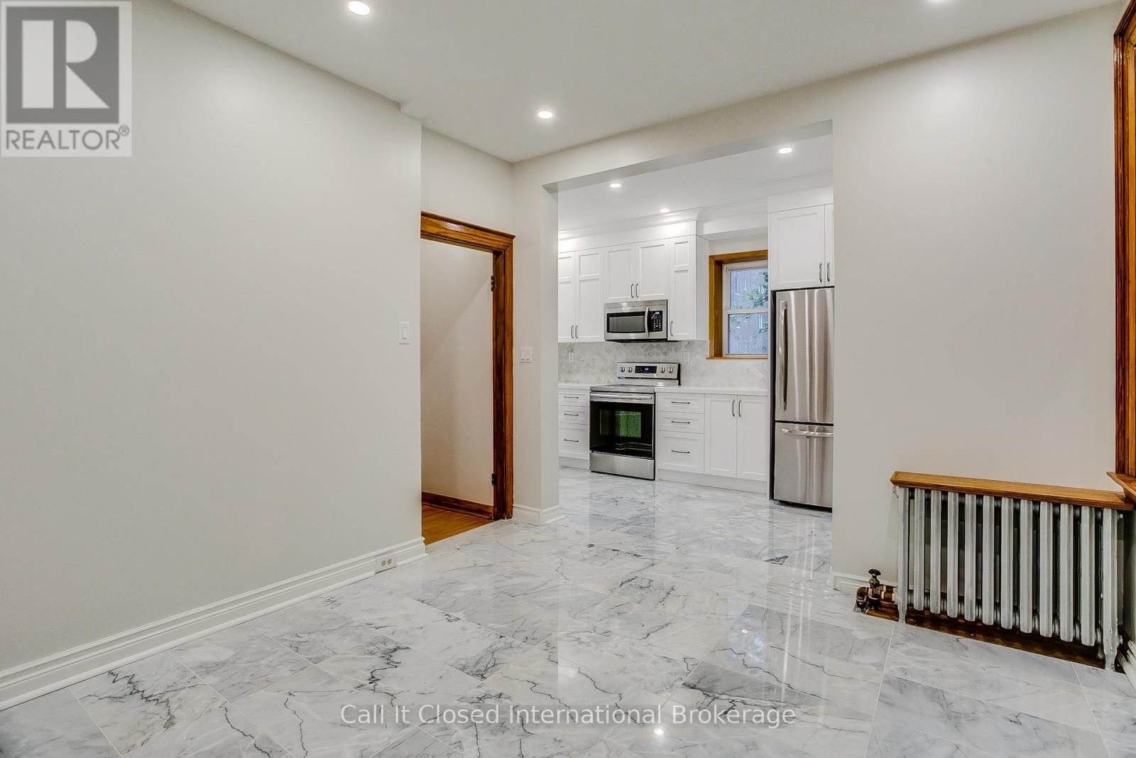 380 SPADINA ROAD Image 18