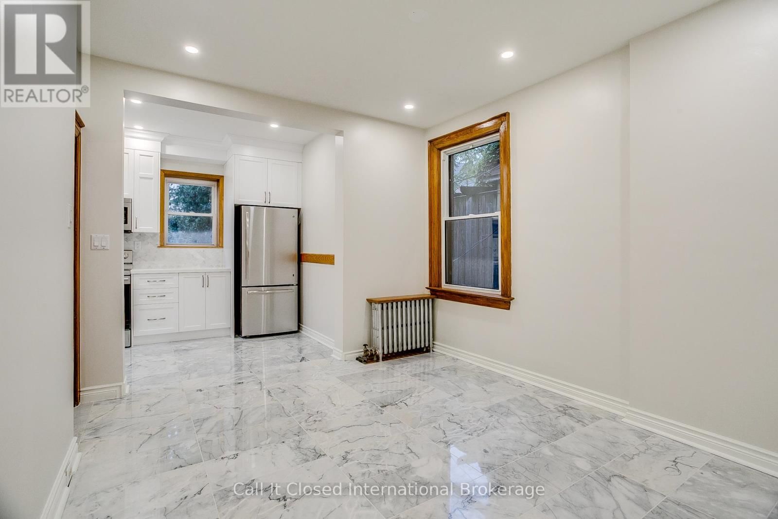 380 SPADINA ROAD Image 20