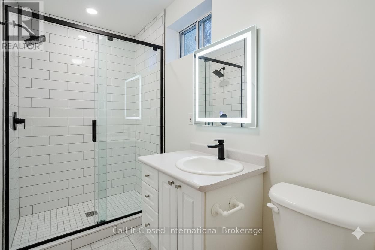 380 SPADINA ROAD Image 22