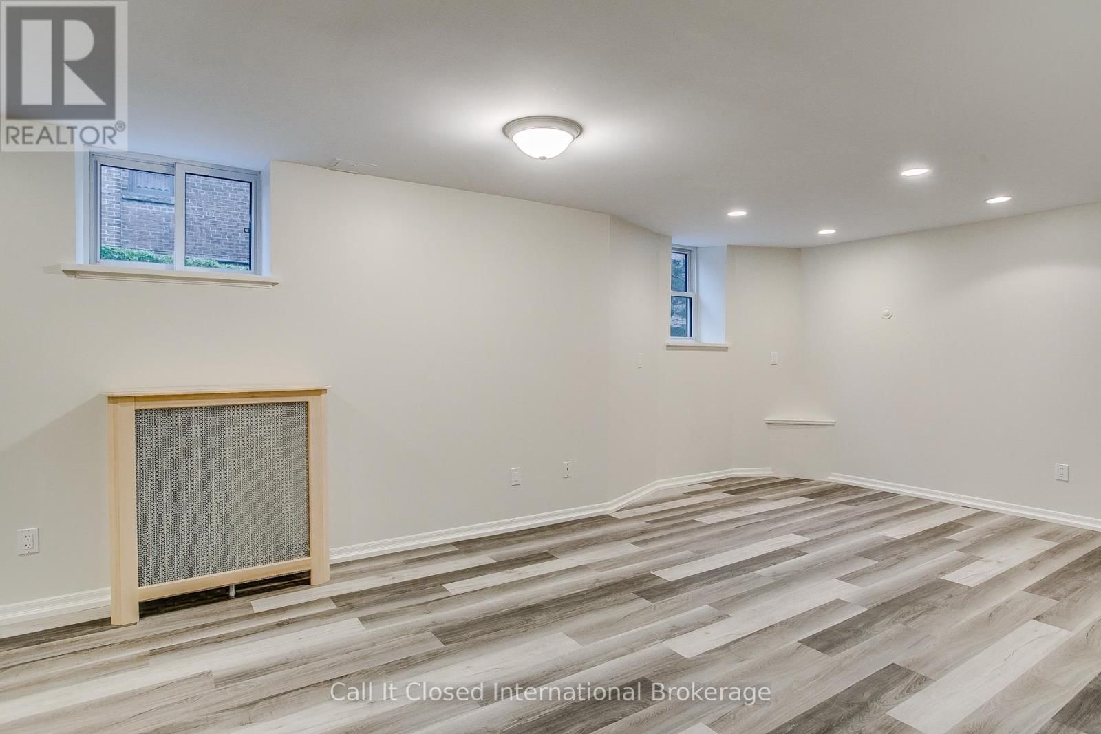 380 SPADINA ROAD Image 43