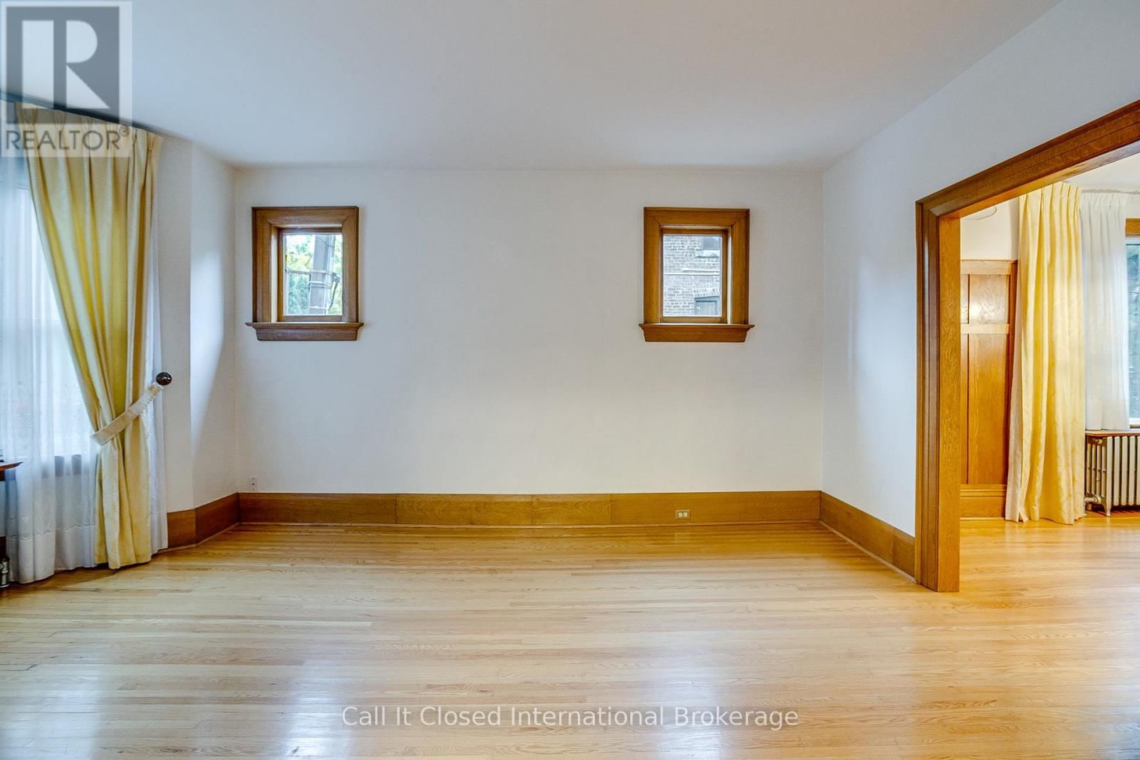 380 SPADINA ROAD Image 9