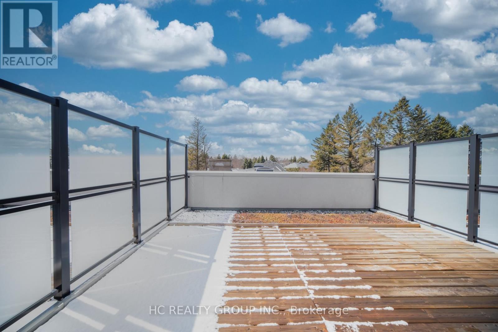 2462 BAYVIEW AVENUE Image 44