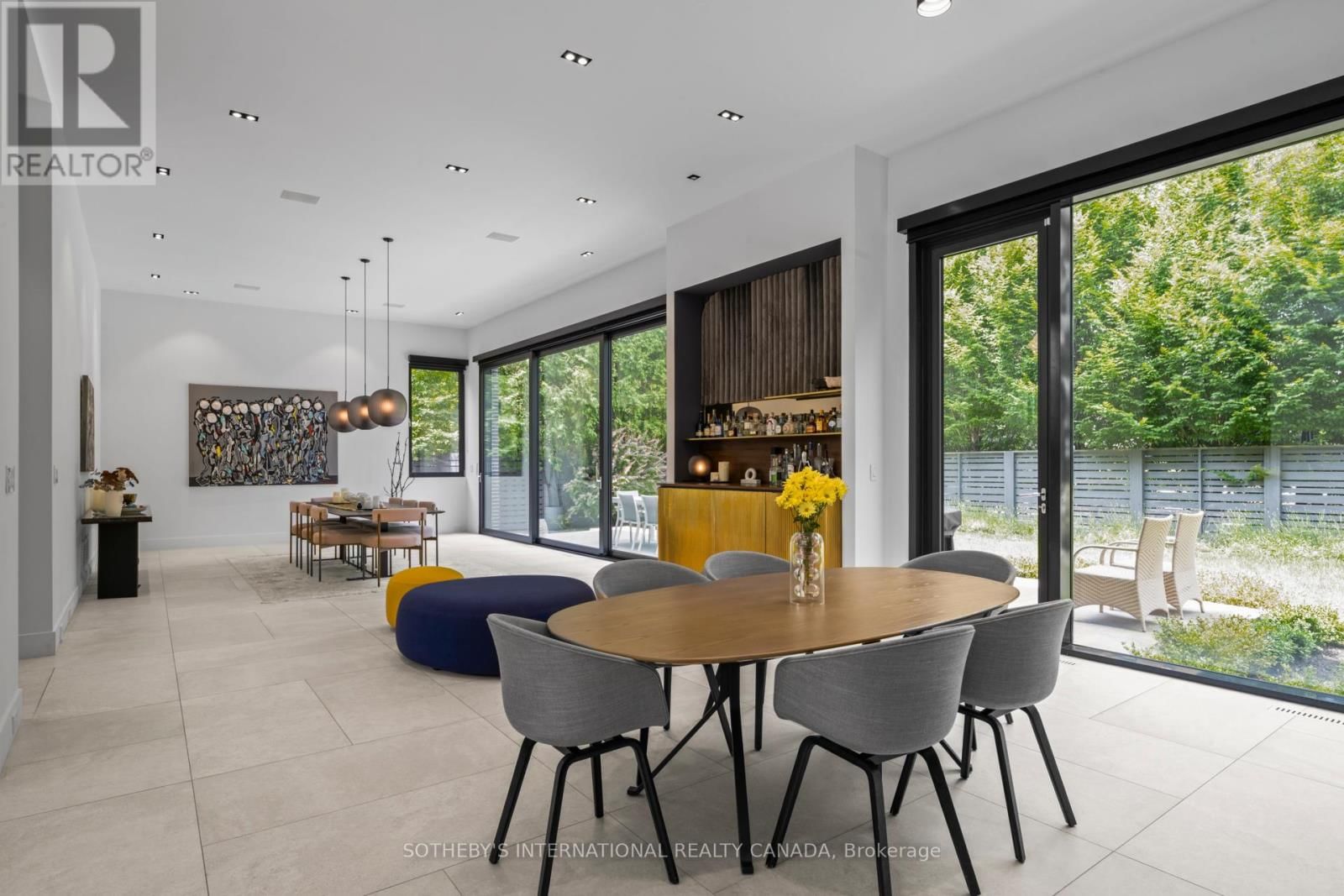 108 STRATFORD CRESCENT Image 18