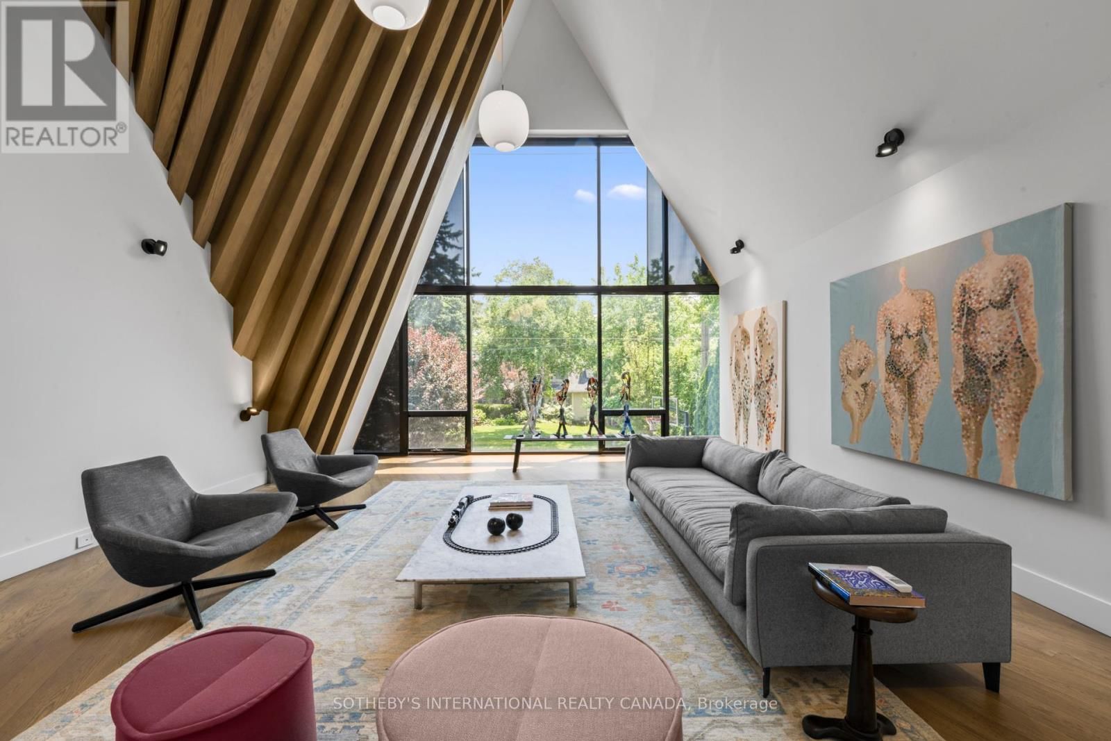 108 STRATFORD CRESCENT Image 23