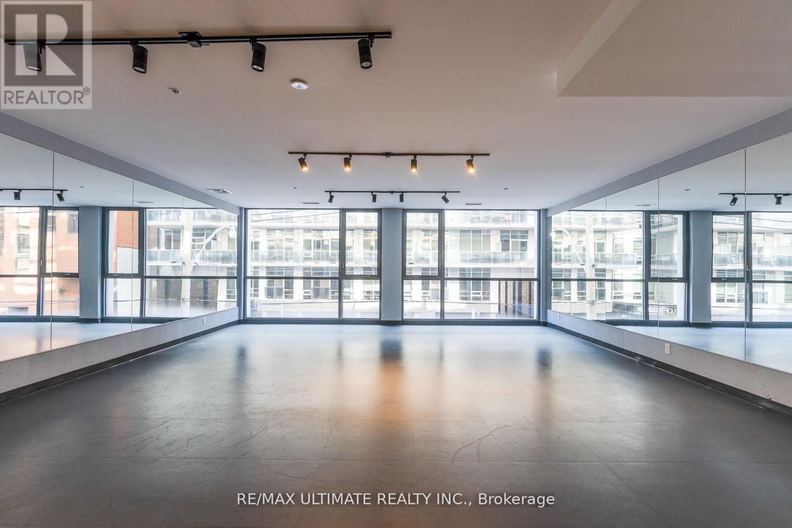 206 - 39 BRANT STREET Image 12