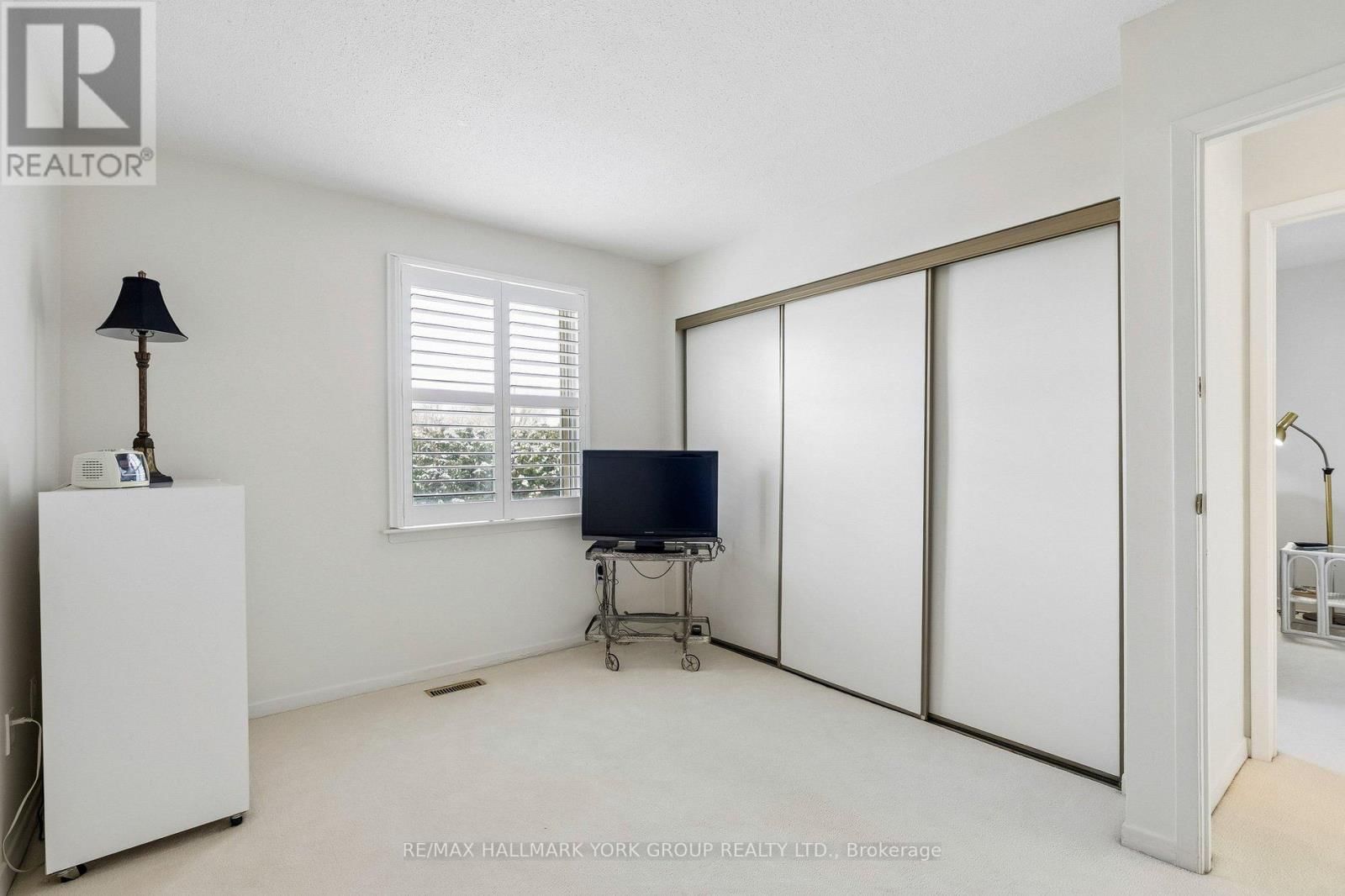 44 ENGLISH IVY WAY Image 24