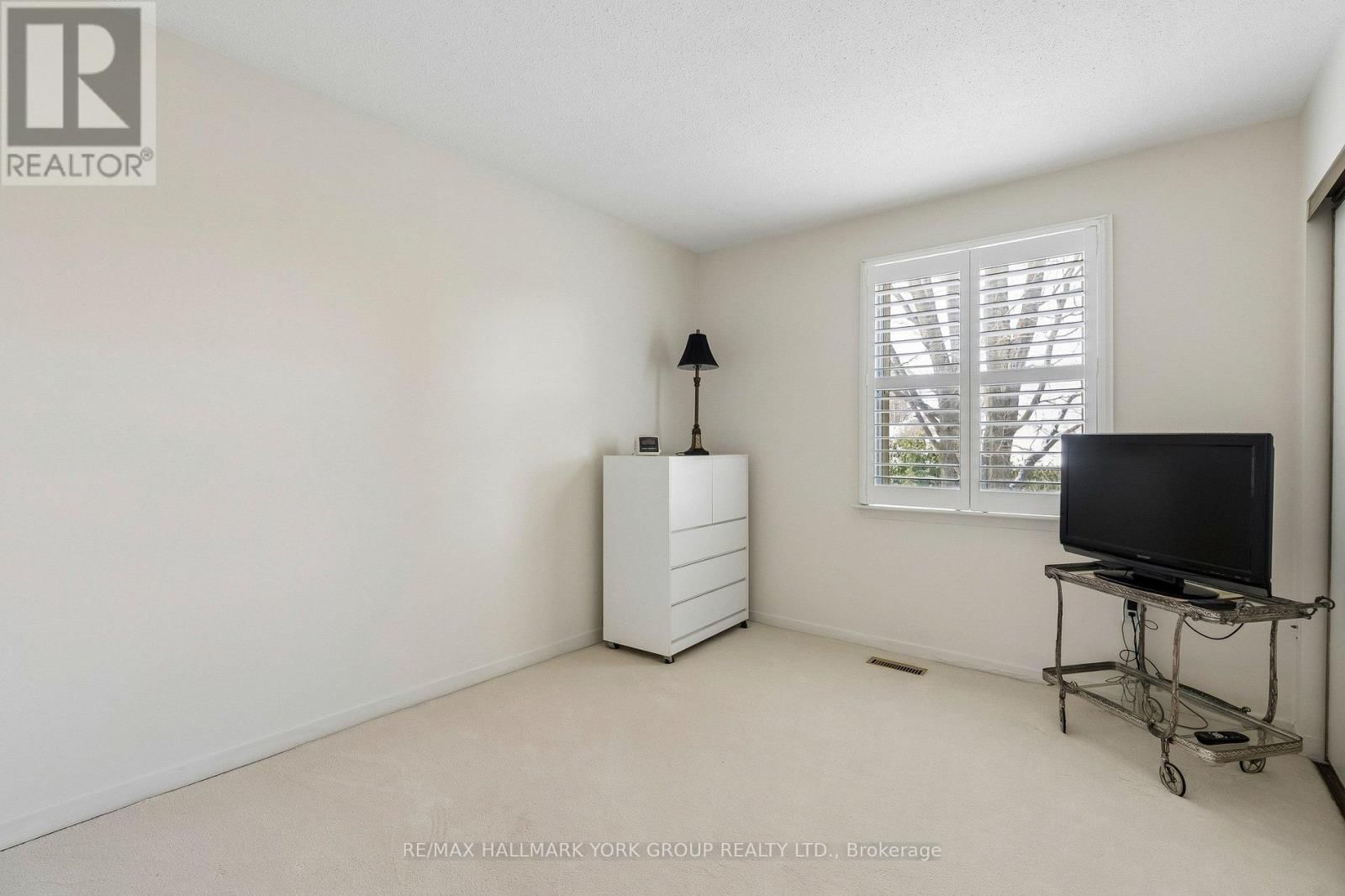 44 ENGLISH IVY WAY Image 25