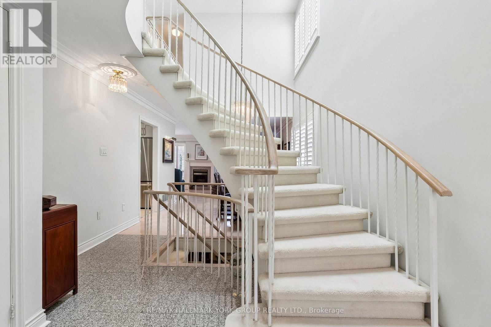 44 ENGLISH IVY WAY Image 41