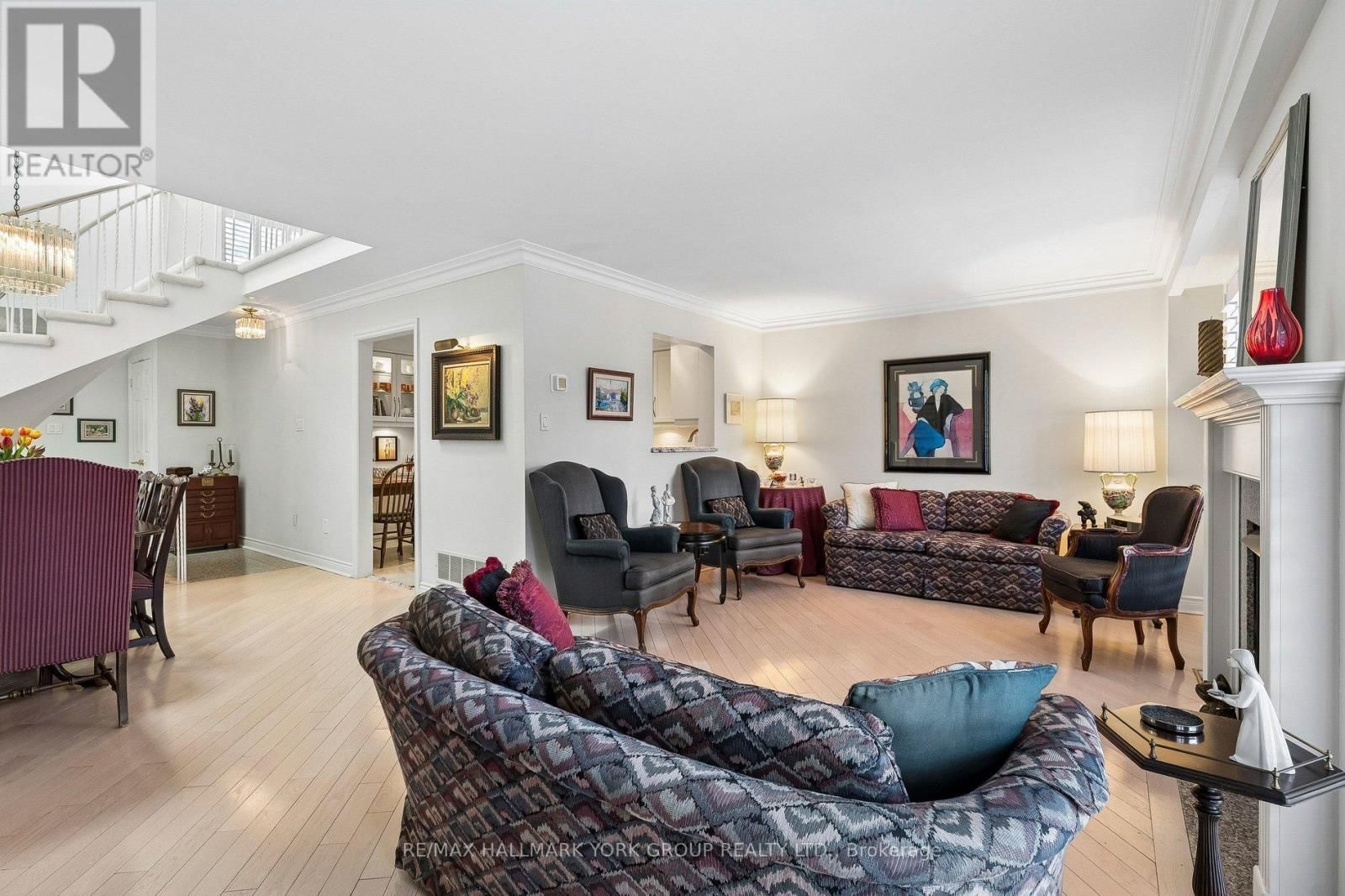 44 ENGLISH IVY WAY Image 48