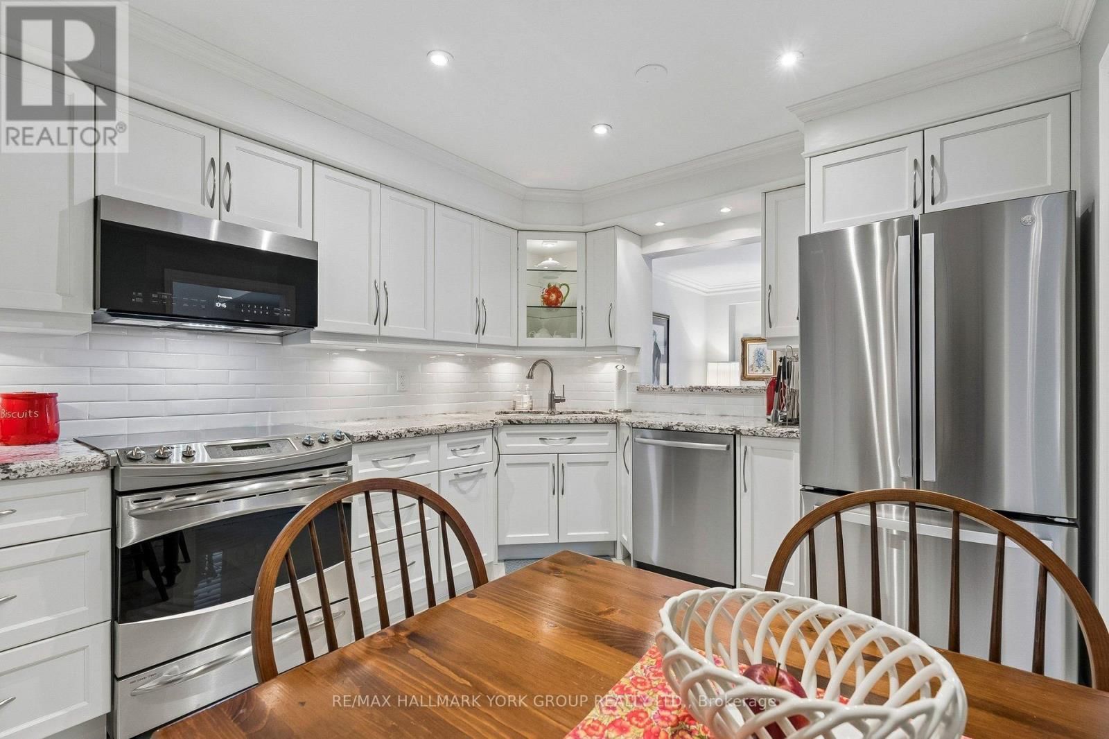 44 ENGLISH IVY WAY Image 49