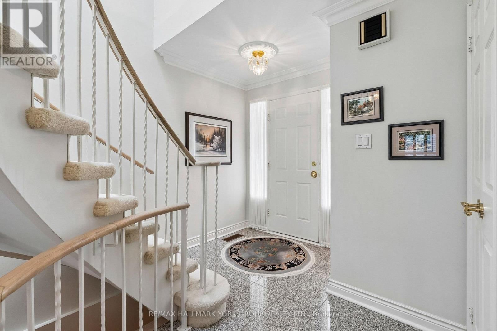 44 ENGLISH IVY WAY Image 5