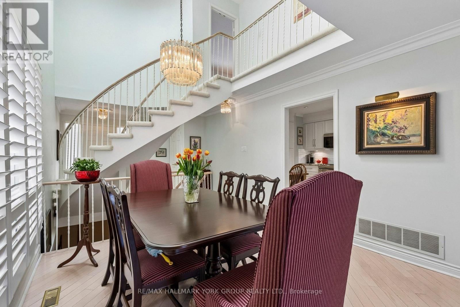 44 ENGLISH IVY WAY Image 8