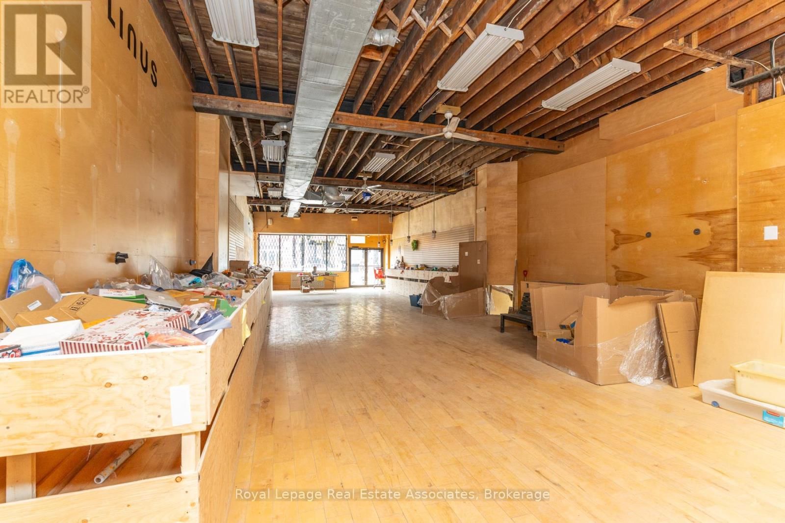 309 AUGUSTA AVENUE Image 11