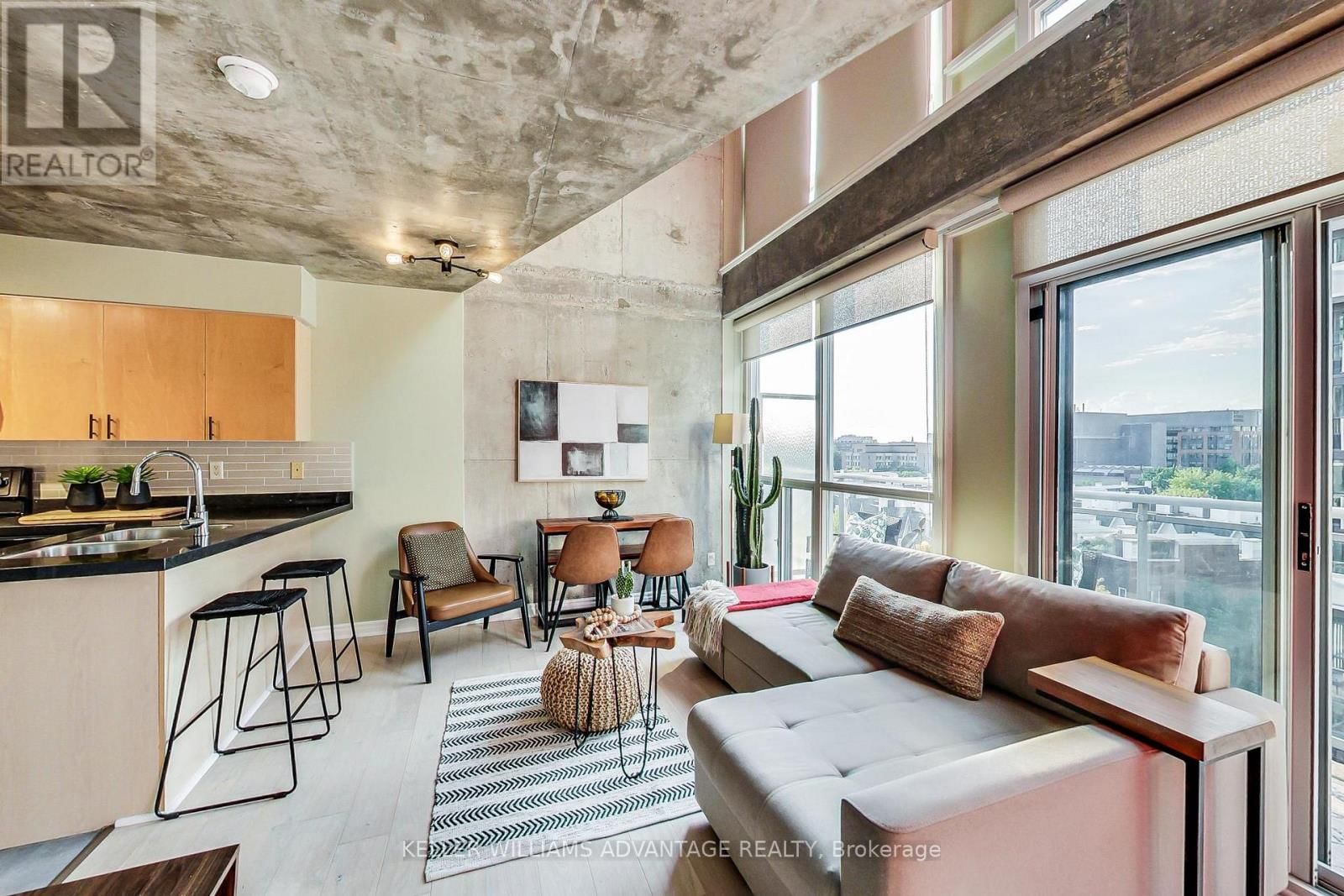 810 - 1029 KING STREET WEST Image 11