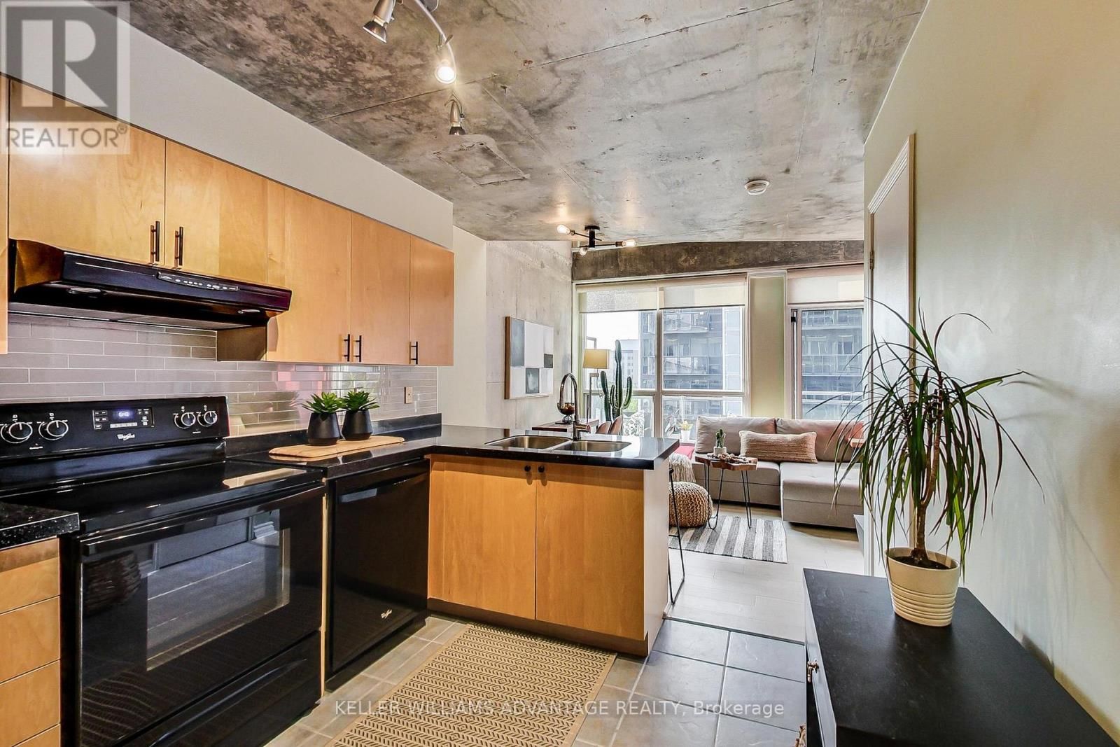 810 - 1029 KING STREET WEST Image 16