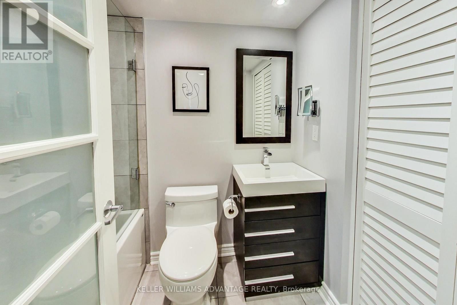 810 - 1029 KING STREET WEST Image 26