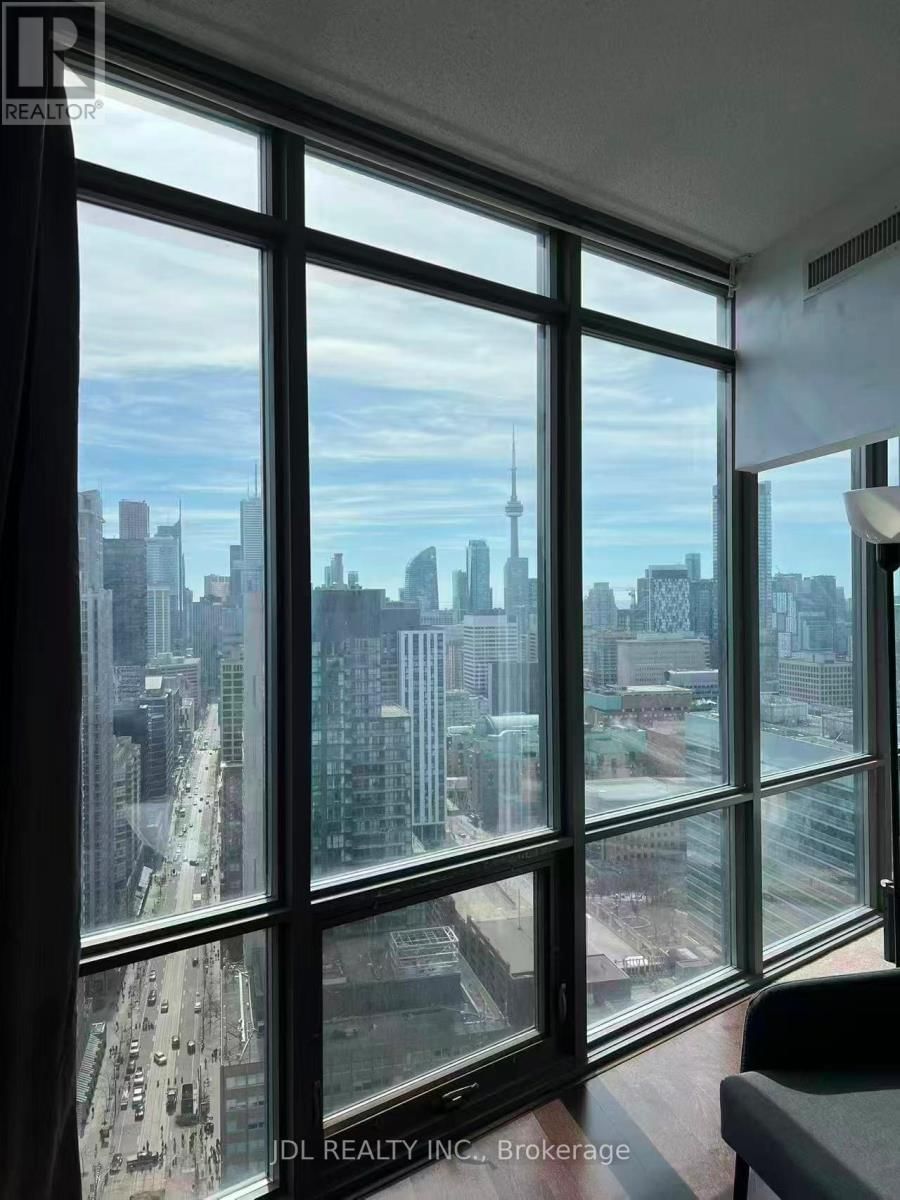 3409 - 832 BAY STREET Image 6