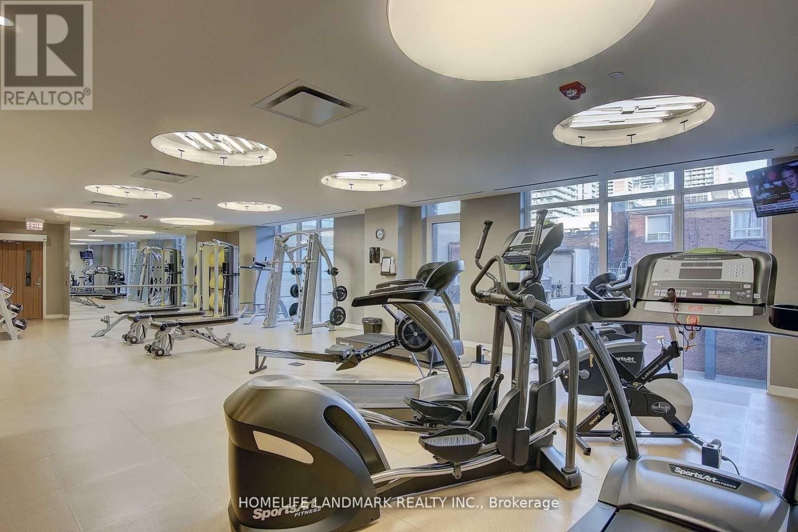 1009 - 75 ST NICHOLAS STREET Image 13