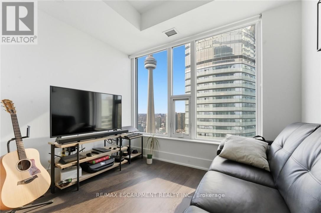 5512 - 10 YORK STREET Image 18