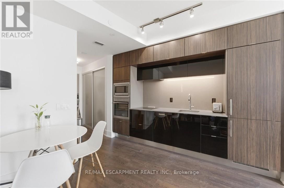 5512 - 10 YORK STREET Image 19