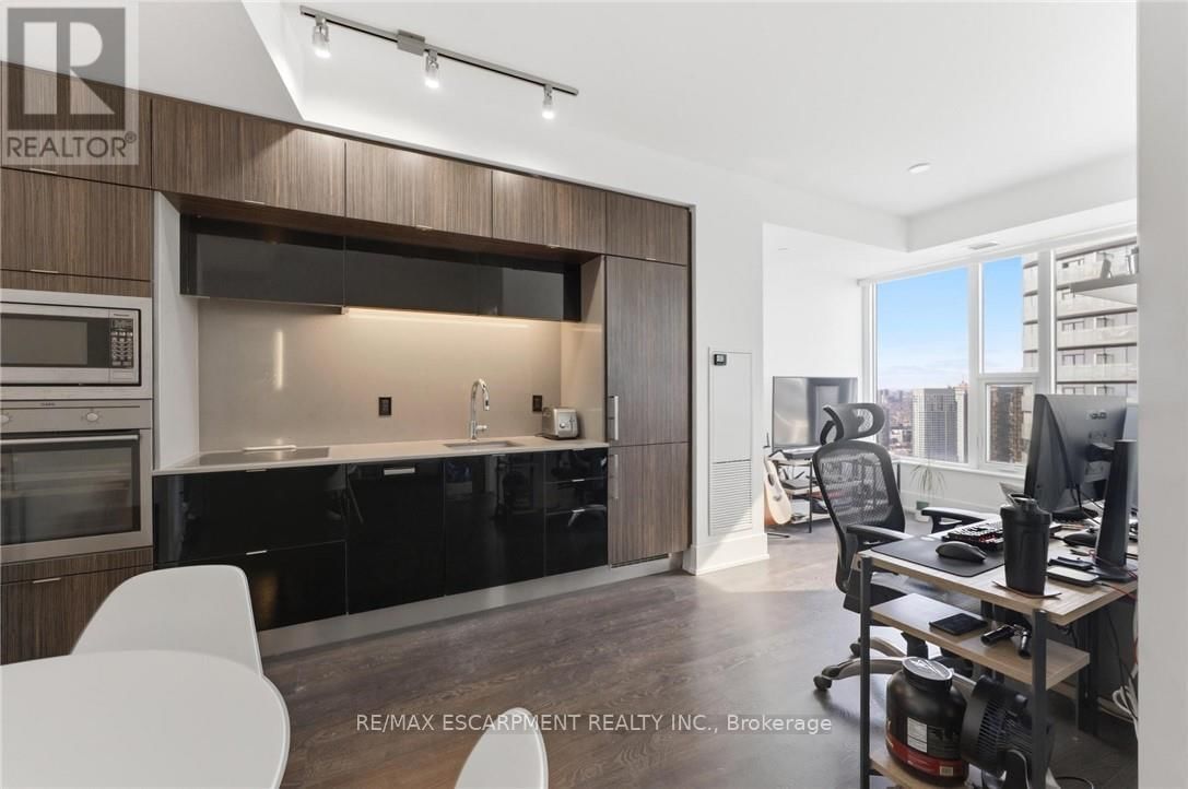 5512 - 10 YORK STREET Image 23