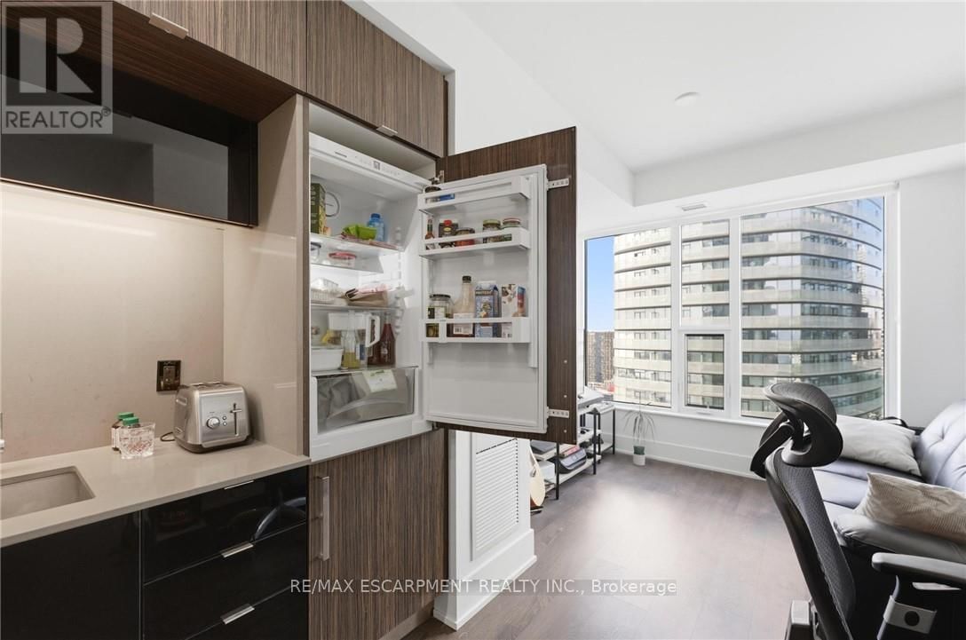 5512 - 10 YORK STREET Image 27