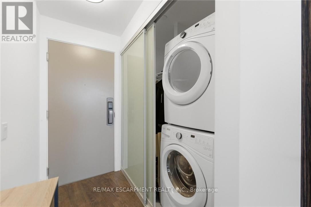 5512 - 10 YORK STREET Image 30