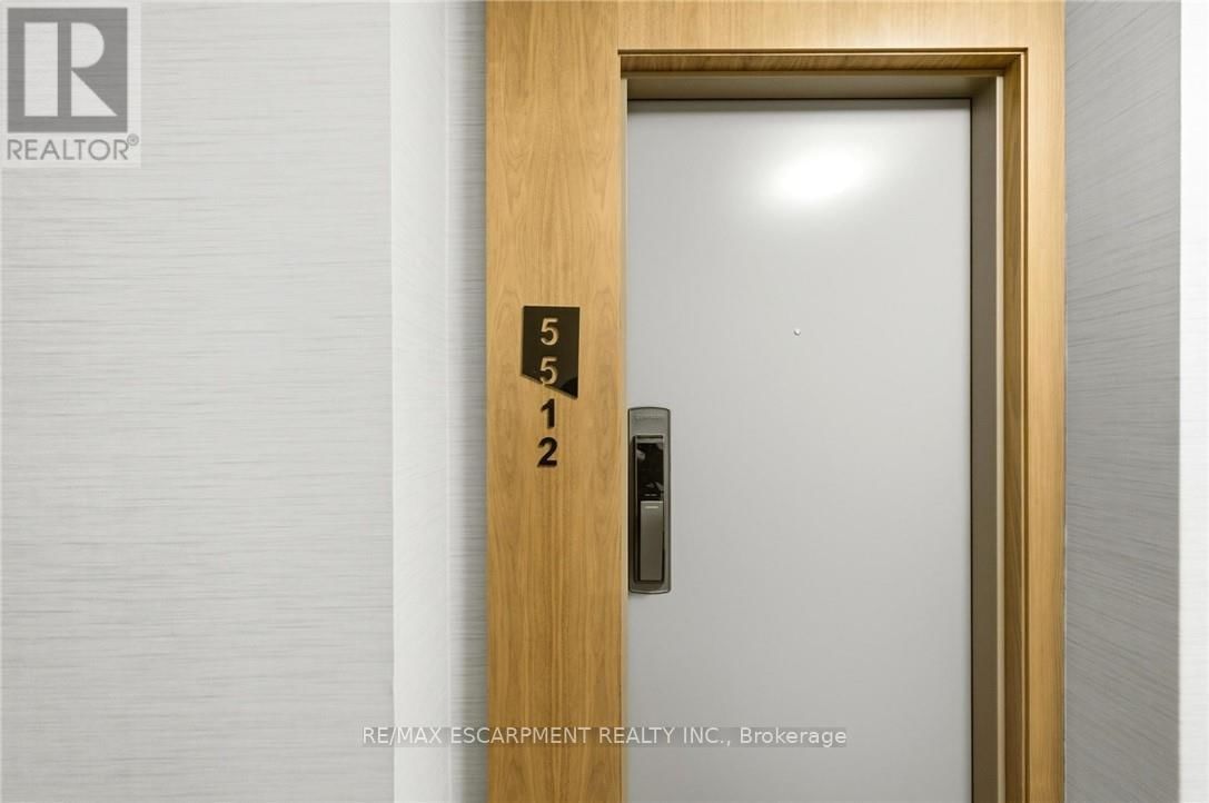 5512 - 10 YORK STREET Image 31