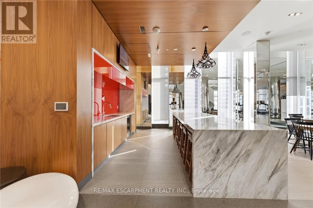 5512 - 10 YORK STREET Image 34