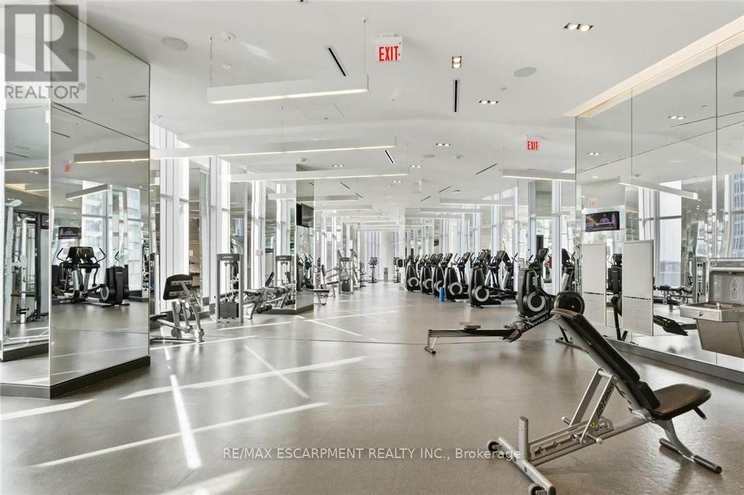 5512 - 10 YORK STREET Image 36