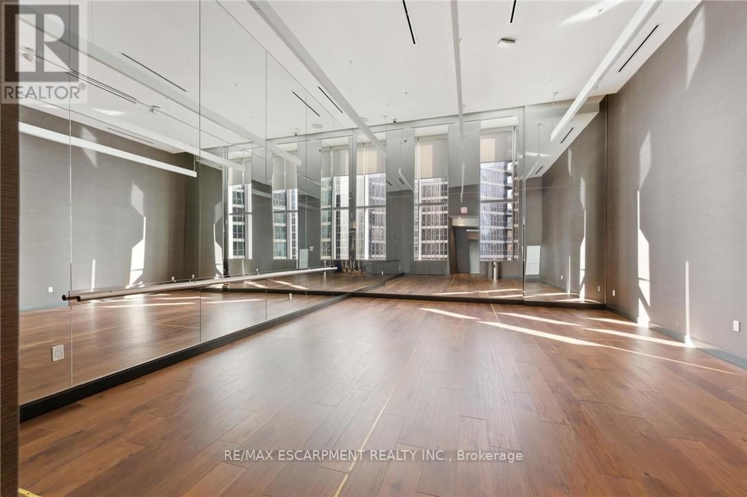 5512 - 10 YORK STREET Image 38