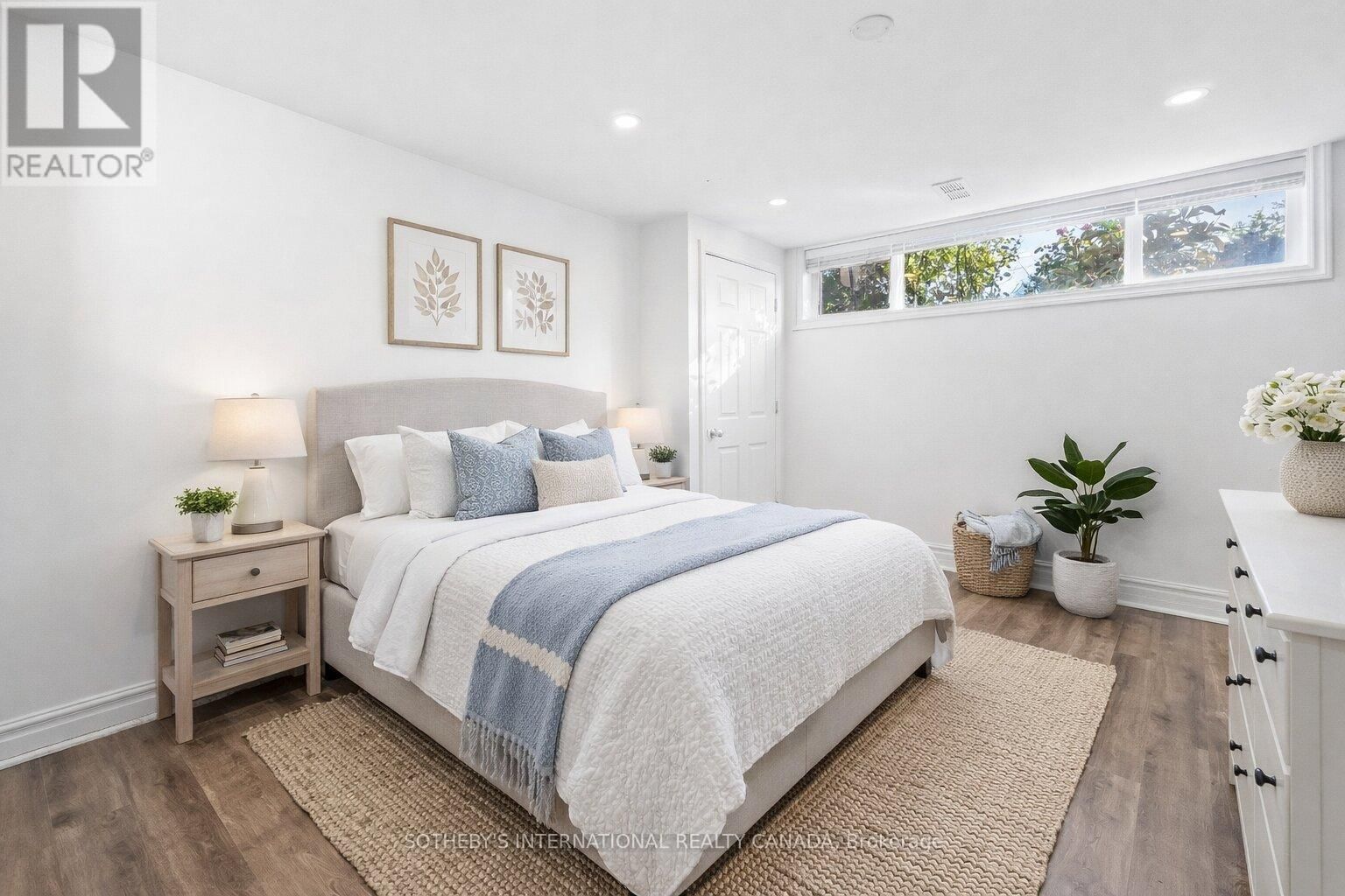 108 LYNEDOCK CRESCENT Image 21