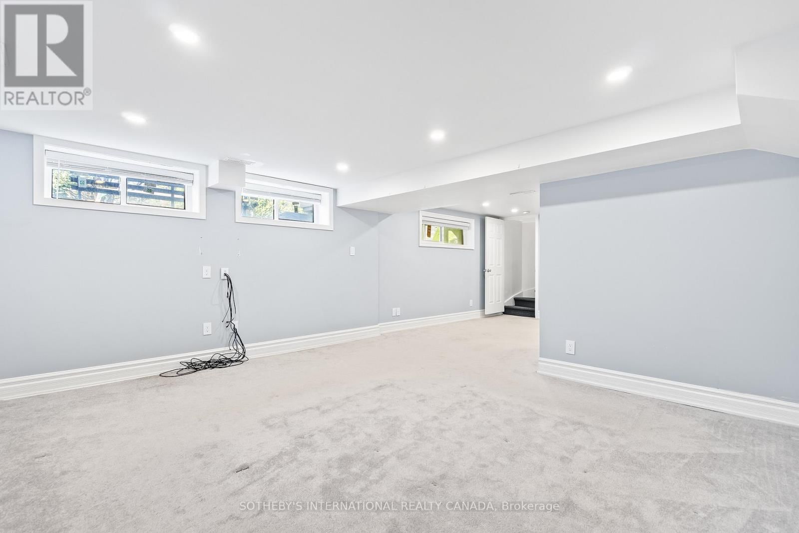 108 LYNEDOCK CRESCENT Image 26