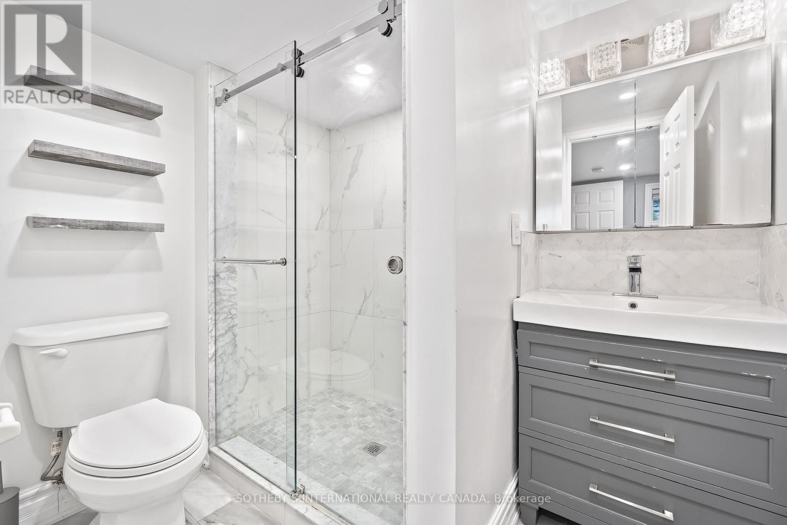 108 LYNEDOCK CRESCENT Image 27