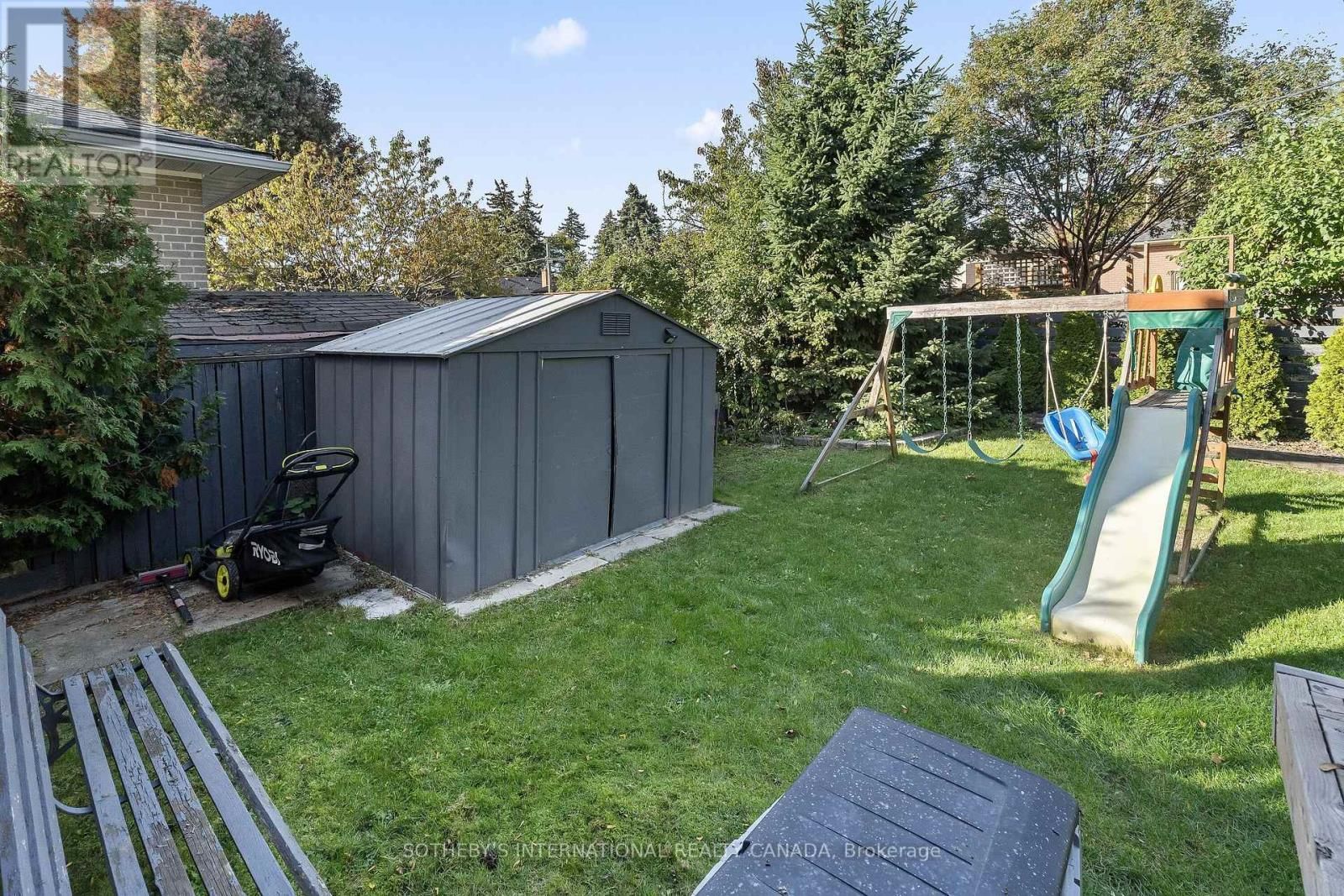 108 LYNEDOCK CRESCENT Image 30