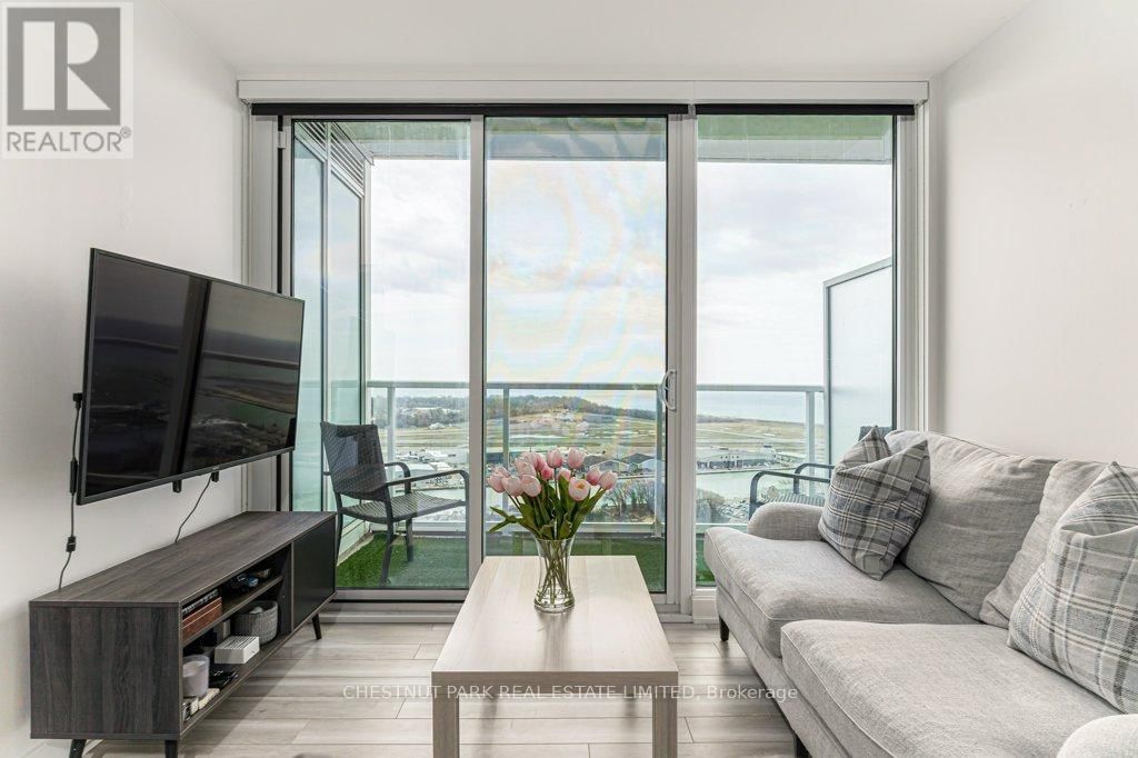 3615 - 17 BATHURST STREET Image 10