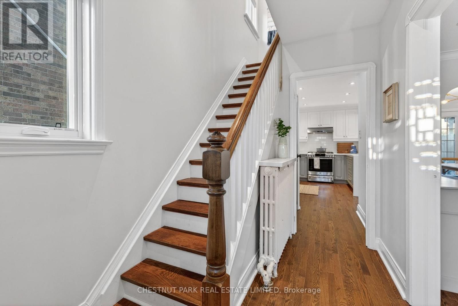 505 SUTHERLAND DRIVE Image 12