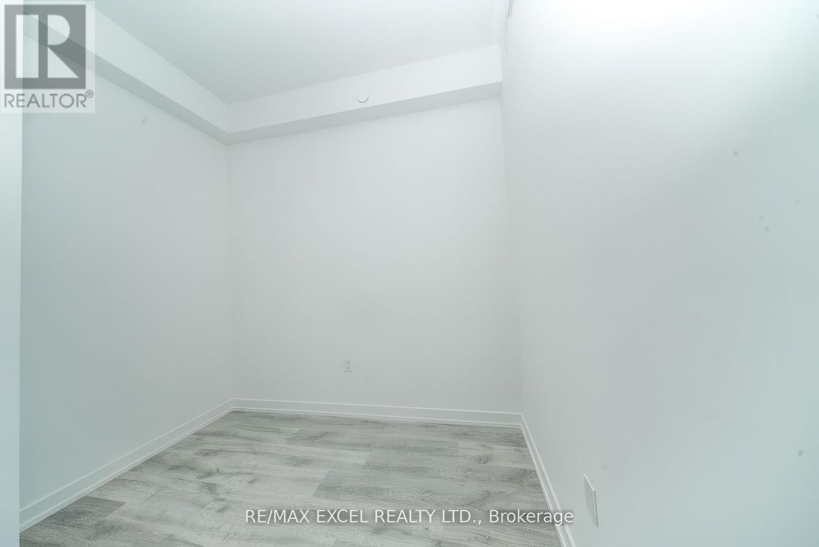 S1101 - 8 OLYMPIC GARDEN DRIVE Image 15