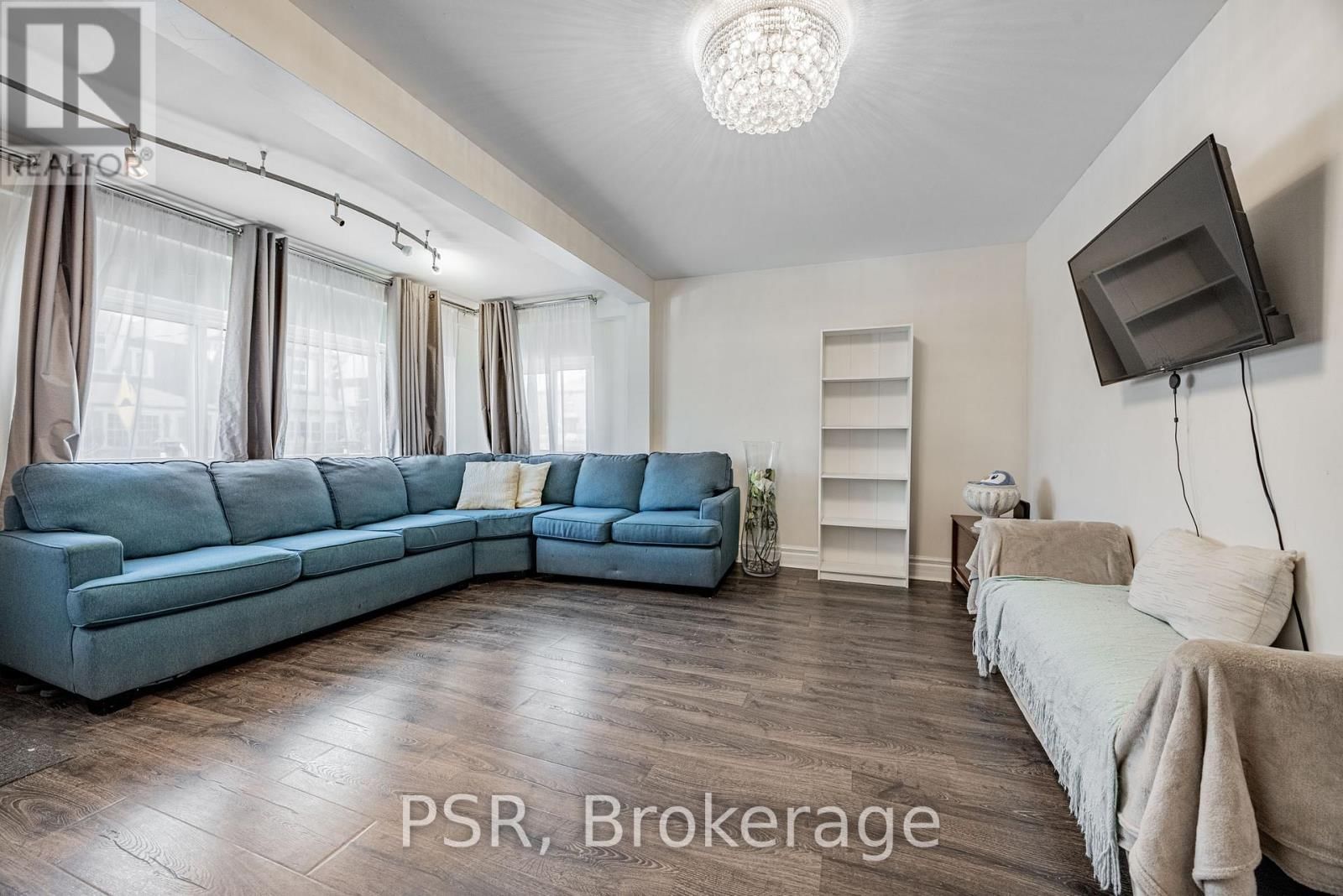 285 ROBINA AVENUE Image 3