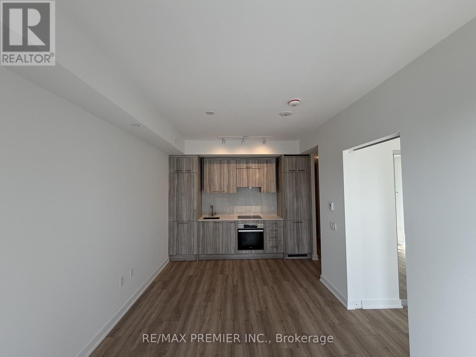 1407 - 634 CHURCH STREET Image 2