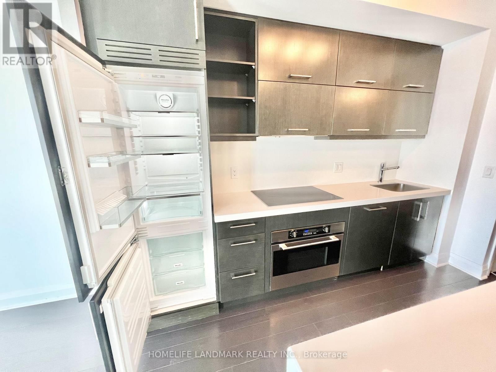 503 - 1080 BAY STREET Image 11