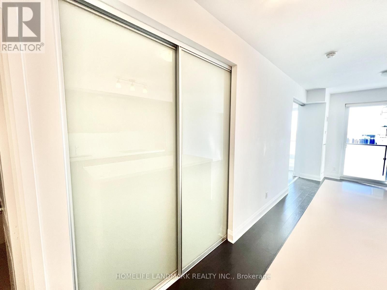 503 - 1080 BAY STREET Image 18