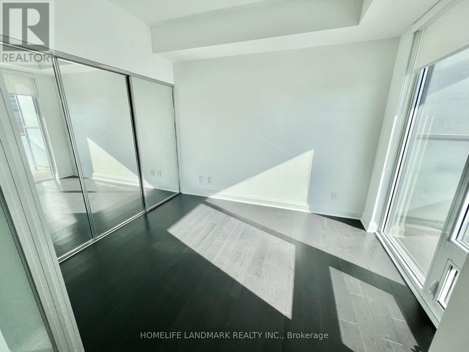 503 - 1080 BAY STREET Image 6