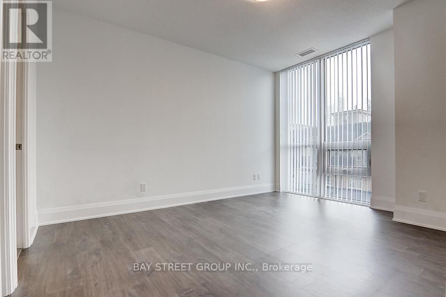 315 - 101 ERSKINE AVENUE Image 16