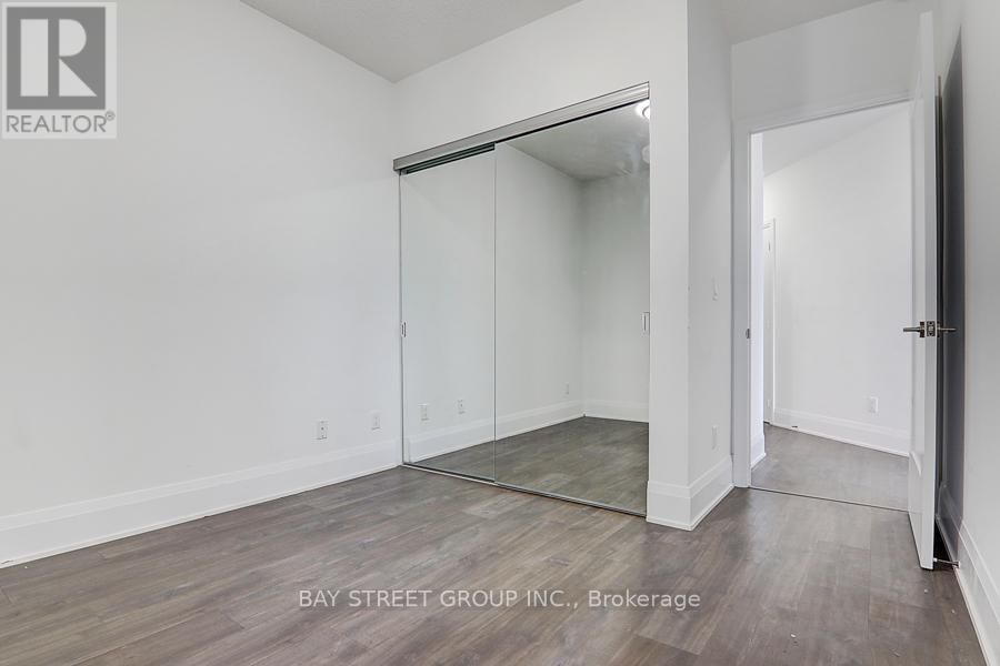 315 - 101 ERSKINE AVENUE Image 21