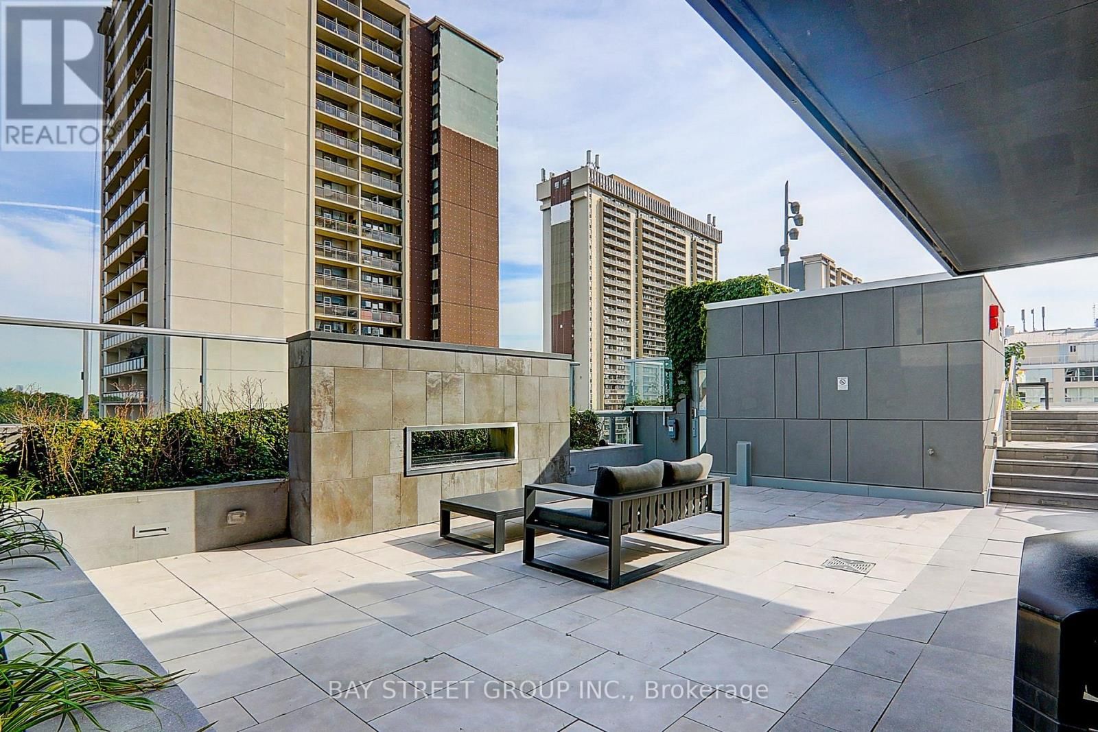 315 - 101 ERSKINE AVENUE Image 27