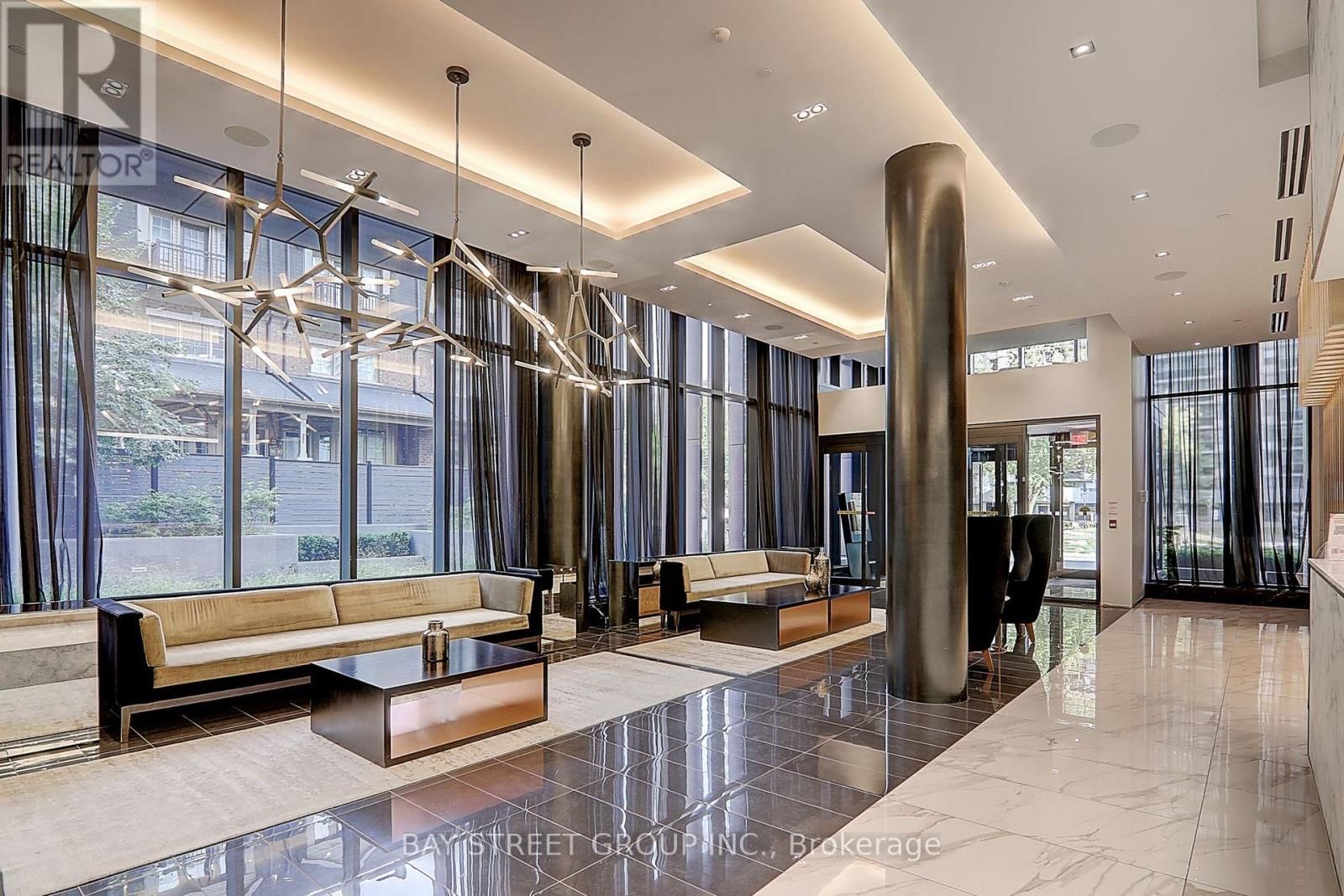 315 - 101 ERSKINE AVENUE Image 3