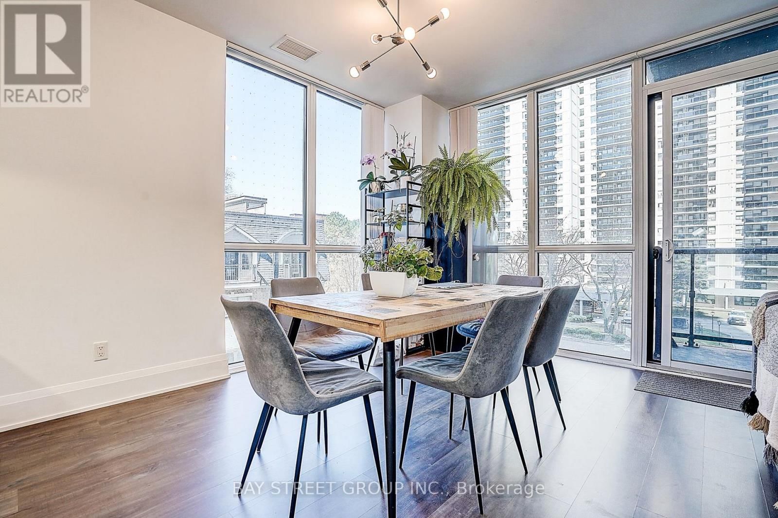 315 - 101 ERSKINE AVENUE Image 8